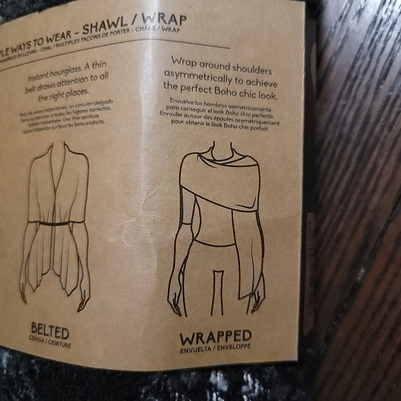 IGLOOS NWT Classic Black & White Plaid Multi-Use Scarf - Wrap - Shall - ONE SIZE - Picture 7 of 7